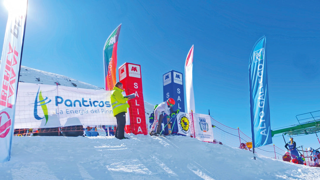 Start and finish line modules, banners