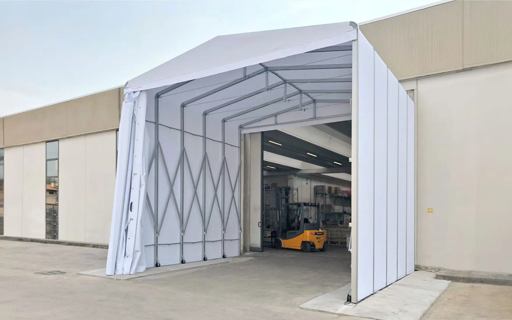 Uttrekkbare telt og haller på hjul