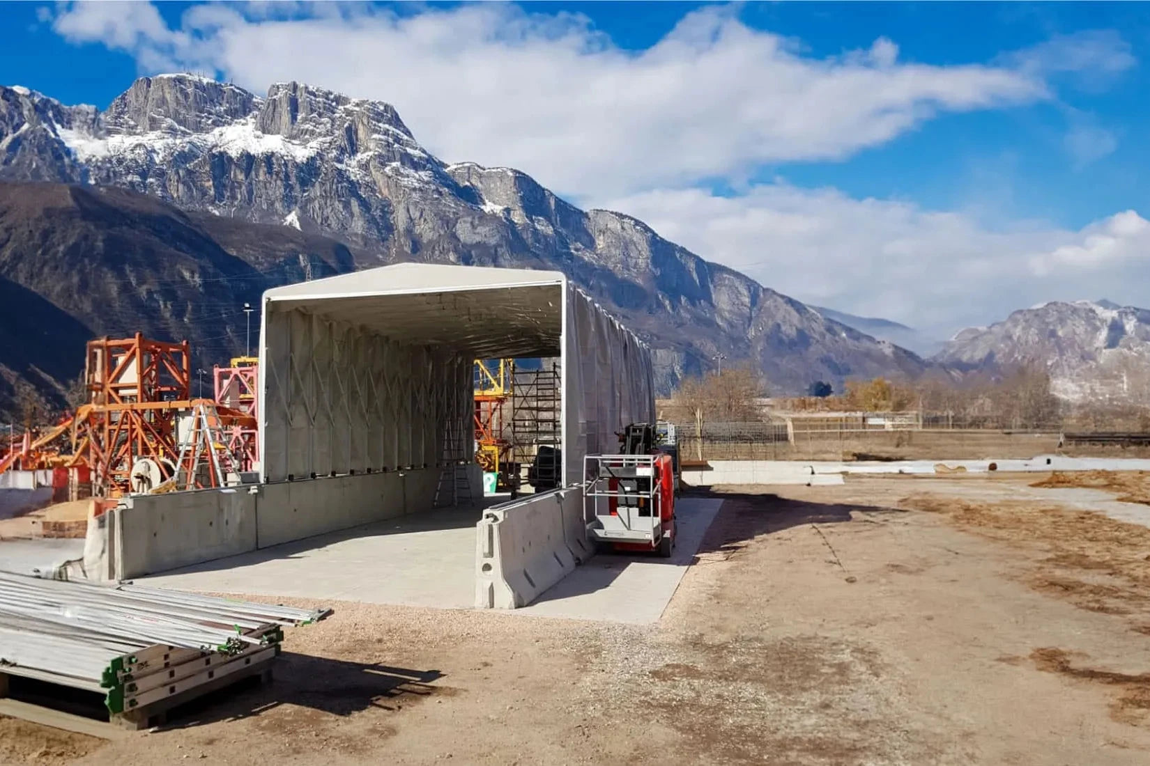 Uttrekkbare telt og haller på hjul