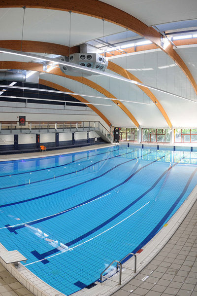 Akustikk tak for svømmehaller