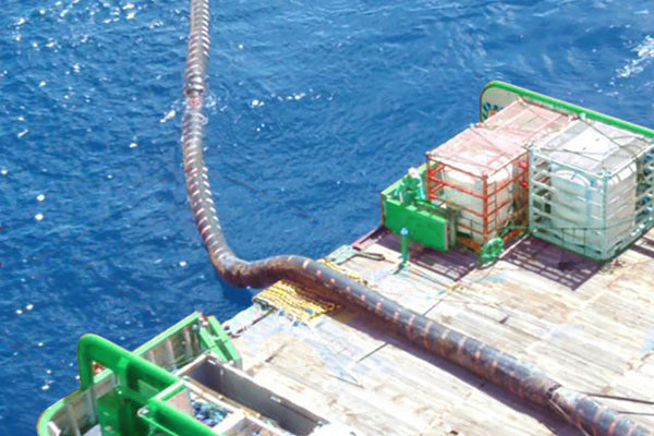 Kompakt flyte plattform for rørsystemer