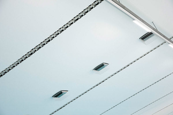 Akustikk tak for svømmehaller