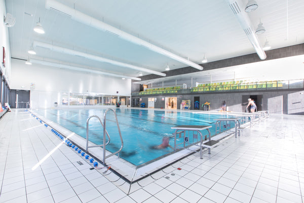 Forbedret akustikk med oppspente vegger