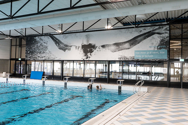 Forbedret akustikk med oppspente vegger