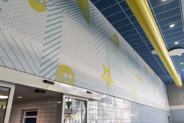 Forbedret akustikk med oppspente vegger