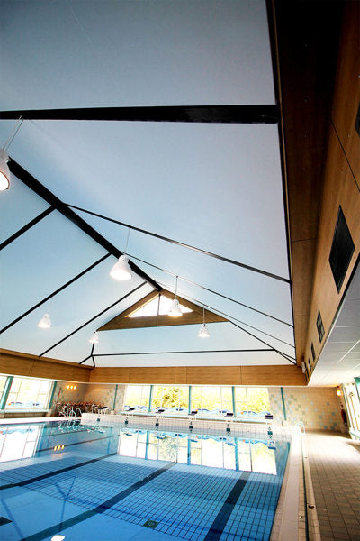 Akustikk tak for svømmehaller